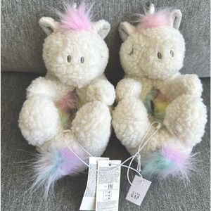 Baby GAP Unicorn slippers! NEW with tags, never worn. Size 7-8.